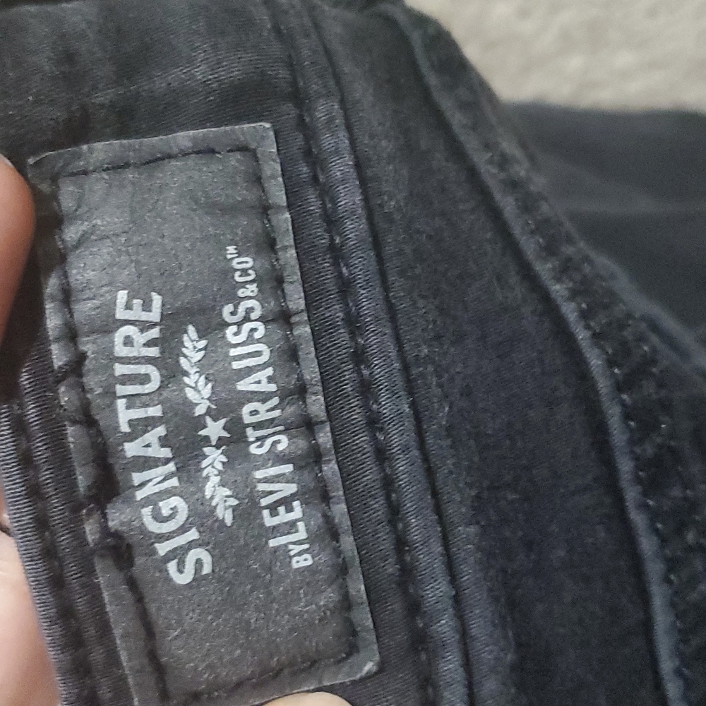 Black Levis - Picture 3 of 3